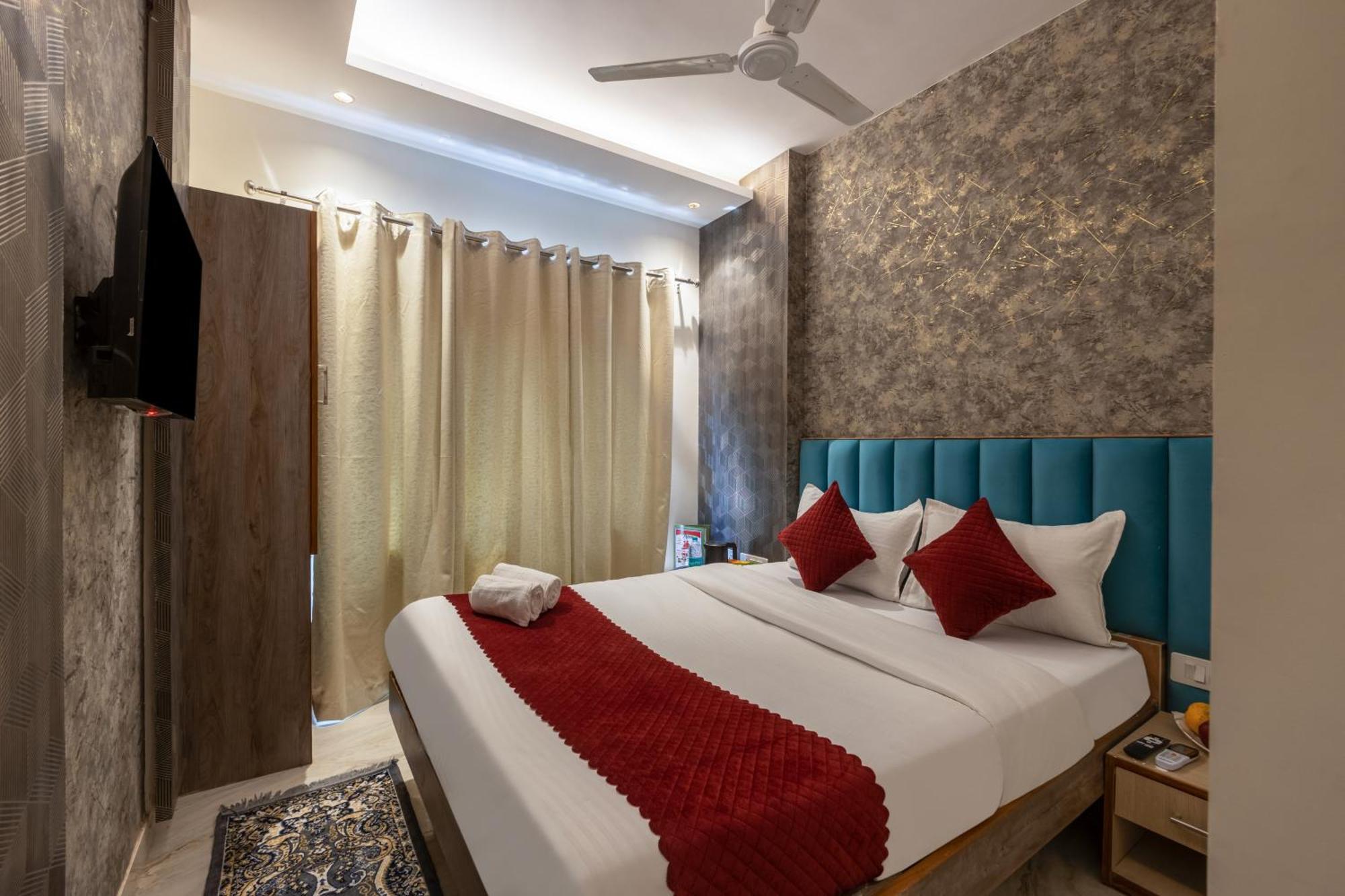 โอโย 82718 โฮเทล สเตย์ เฮาส์ Hotel นิวเดลี ภายนอก รูปภาพ